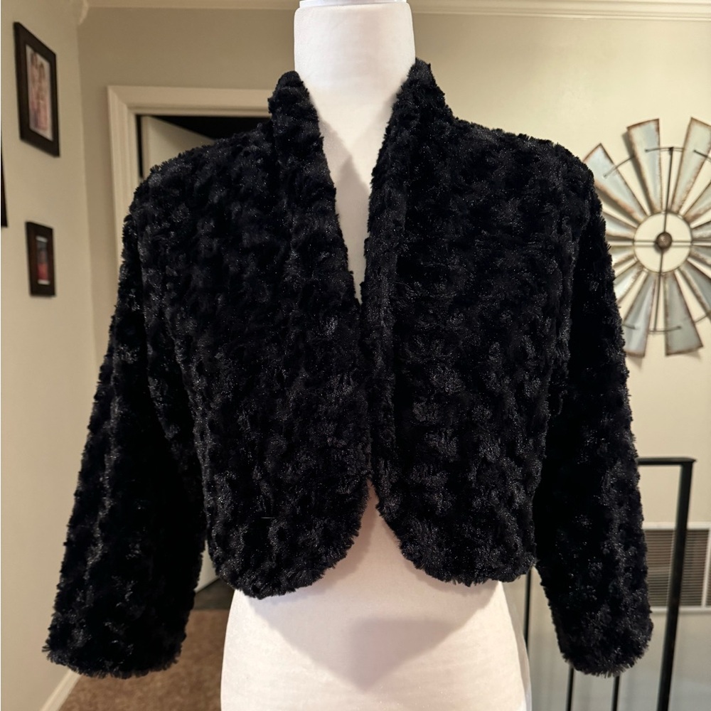 Amanda Charles faux fur jacket size large in black